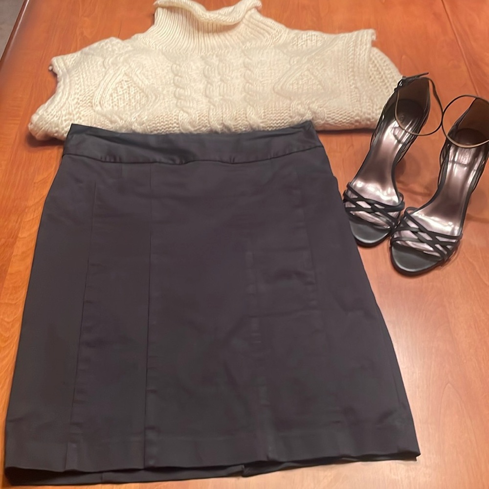 The Limited black skirt. Size 4.